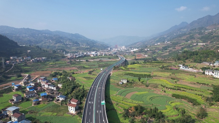 仁沐新高速月兒壩大橋。四川省交通運(yùn)輸廳供圖